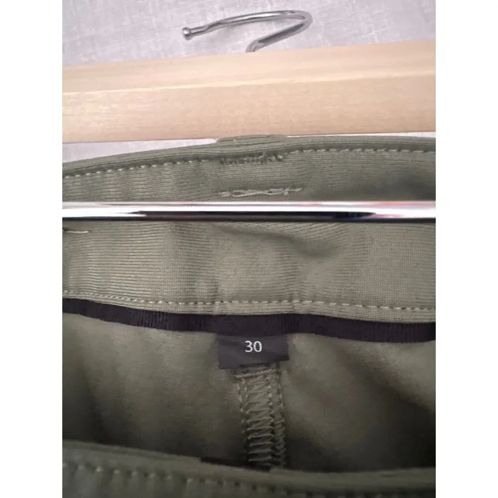 Lululemon ABC Pant Slim Warpstreme in Green Twill size 30